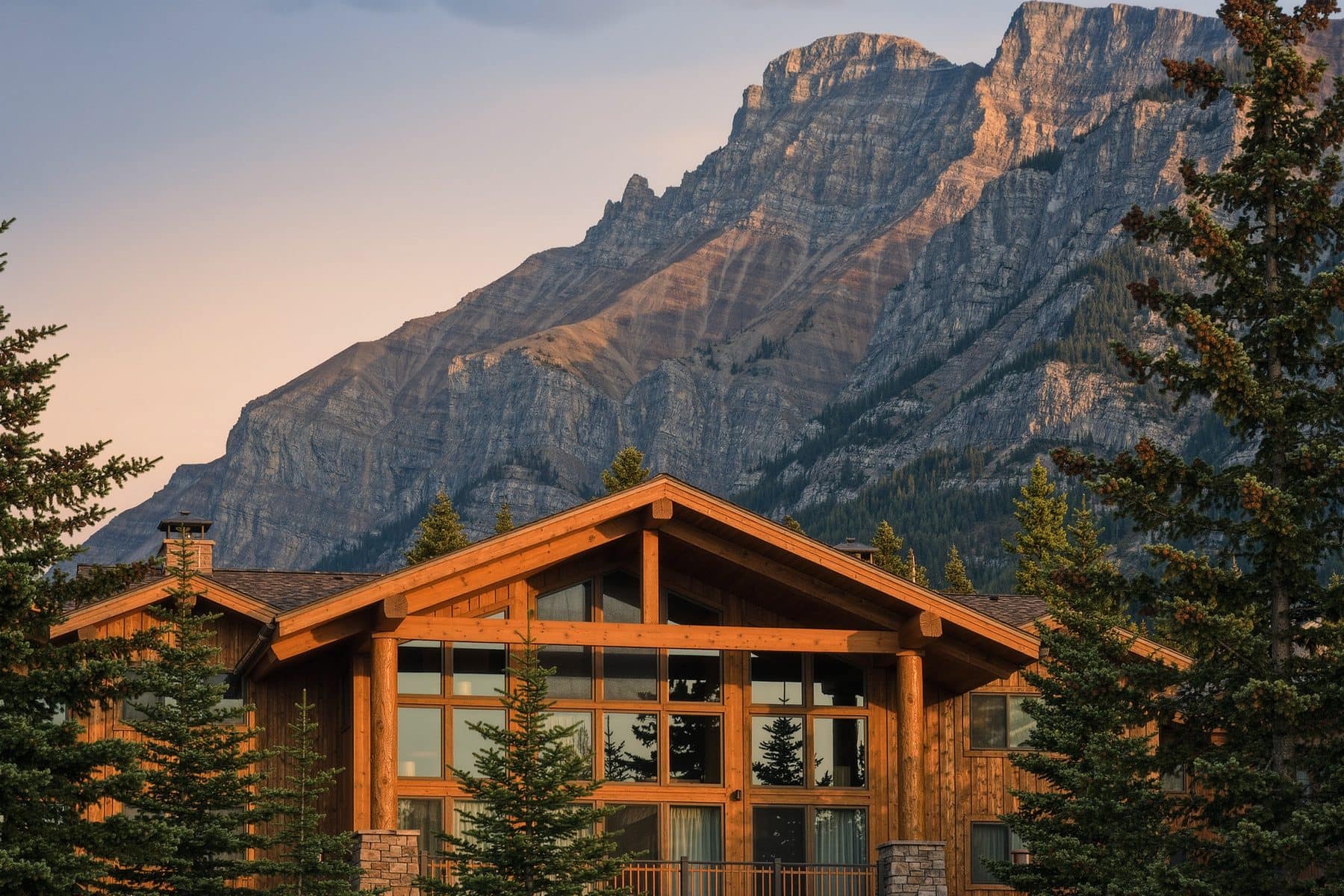 Rundle Cliffs Lodge, Canmore: lodge condos beneath the cliffs